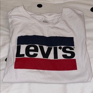 Levi’s Graphic Tee
